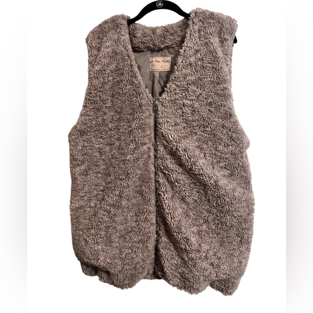 WE THE FREE Gray Faux Fur Vest size M